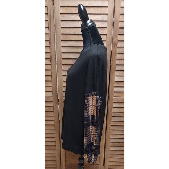 Sunshine & Rodeos New Womens Plaid Sleeve Cozy Soft Top in Black Size Medium M - Picture 6 of 8